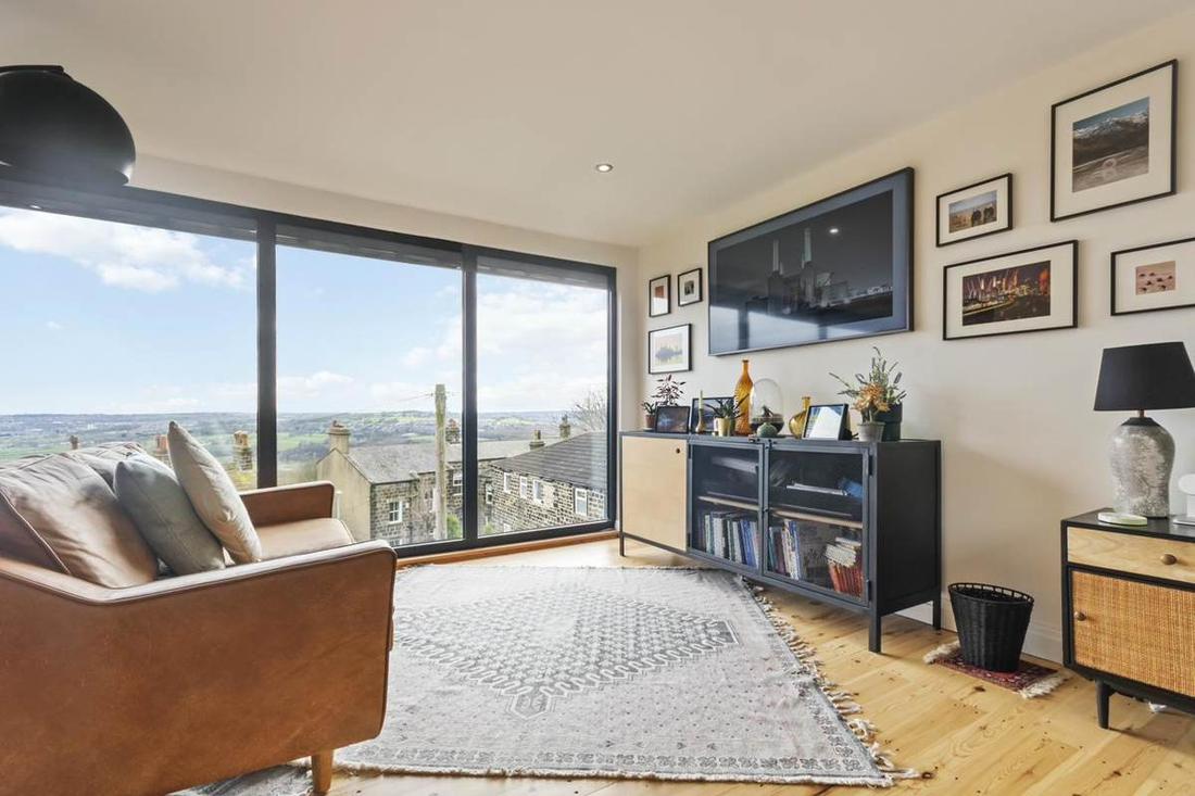 Living Room Panoramic Valley View